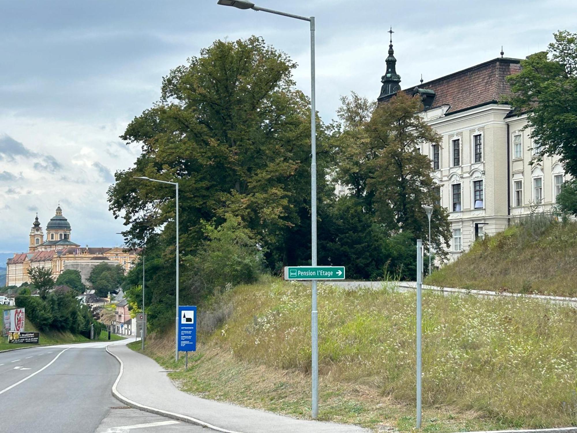 Pension L'Etage Melk Exterior photo